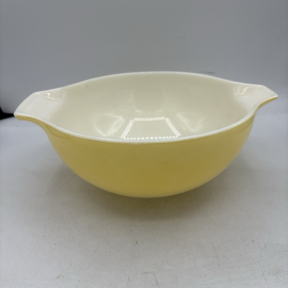 Vintage Pyrex Mixing Bowl Yellow Cinderella Nest 443 2 1/2 Qt Tab Handles USA